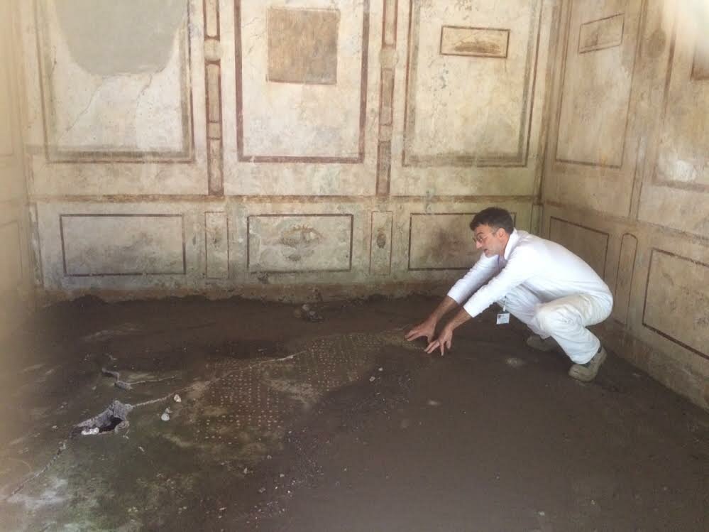 Il pavimento rialzato della Domus di Giulio Polibio
