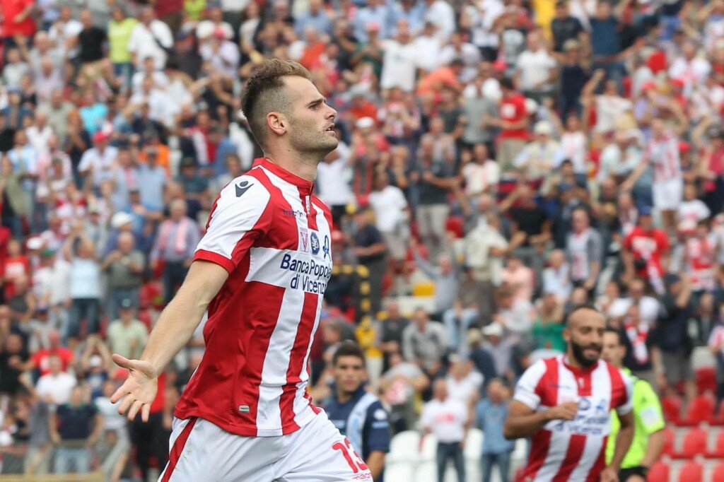 Filip Raicevic: l’attaccante che sta facendo impazzire mezza Serie A